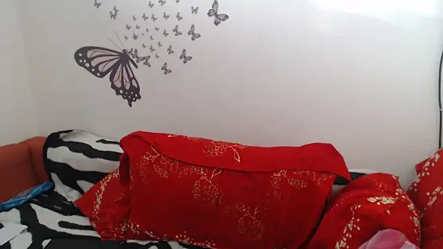 Snapshot of LadyHellene chatting on 02/23/25, 07:33 LadyHellene online show from 02/23/25, 07:33