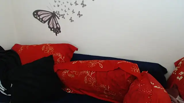 Snapshot of LadyHellene chatting on 03/11/25, 12:39 LadyHellene online show from 03/11/25, 12:39