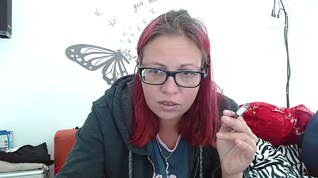 Snapshot of LadyHellene chatting on 09/18/25, 06:26 LadyHellene online show from 09/18/25, 06:26