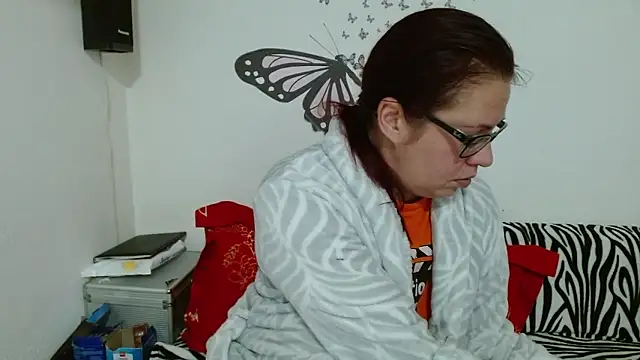 LadyHellene online show from 01/14/26, 05:13