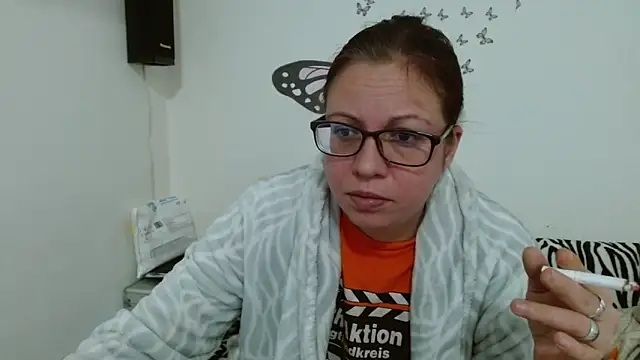 LadyHellene online show from 02/05/26, 07:24