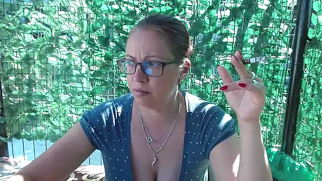 LadyHellene online show from 05/26/26, 07:04