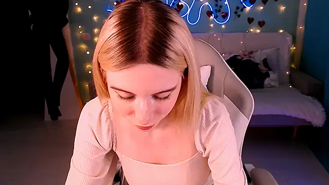 Snapshot of Sweet_Richal chatting on 03/13/25, 10:10 Sweet Richal online show from 03/13/25, 10:10