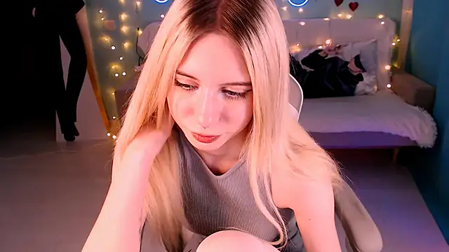 Snapshot of Sweet_Richal chatting on 03/14/25, 01:27 Sweet Richal online show from 03/14/25, 01:27