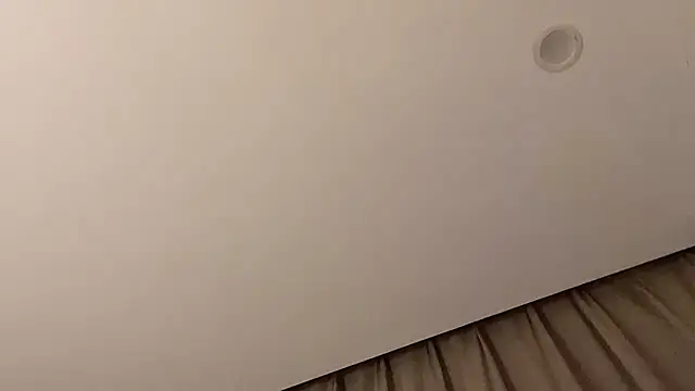 Snapshot of Arrebo1 chatting on 12/15/25, 01:04 Arrebo1 online show from 12/15/25, 01:04