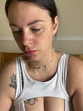 Lola Hale online show from 06/21/26, 07:22