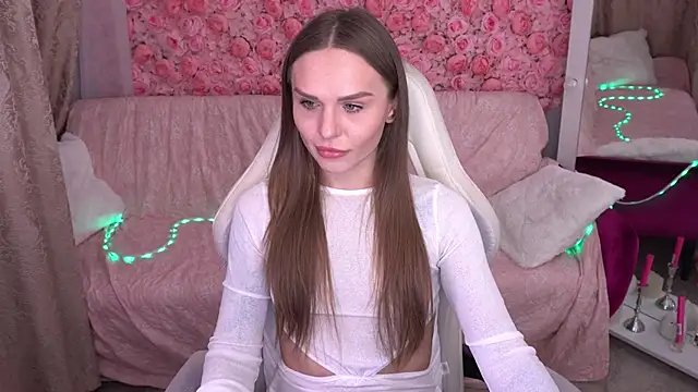 KiraGrayy online show from 02/25/26, 01:54