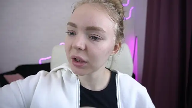 EmilySunshineS online show from 11/29/25, 01:47