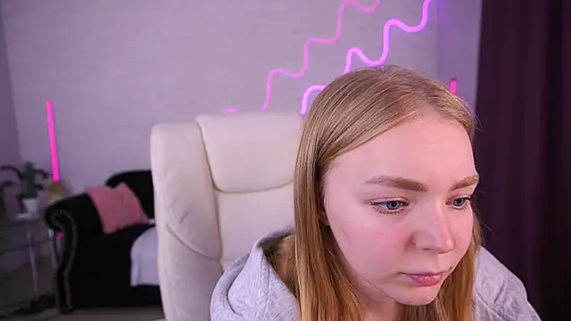 EmilySunshineS online show from 12/18/25, 02:45