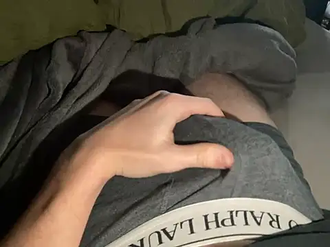 derfigger19 online show from 02/22/25, 03:58