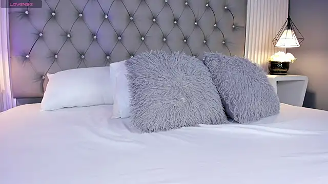 VioletthaRous online show from 03/18/26, 10:35