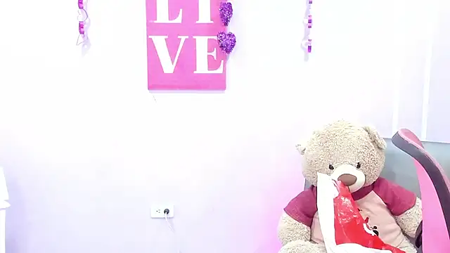 Snapshot of Andy_Gamboa chatting on 02/20/25, 11:31 Andy Gamboa online show from 02/20/25, 11:31