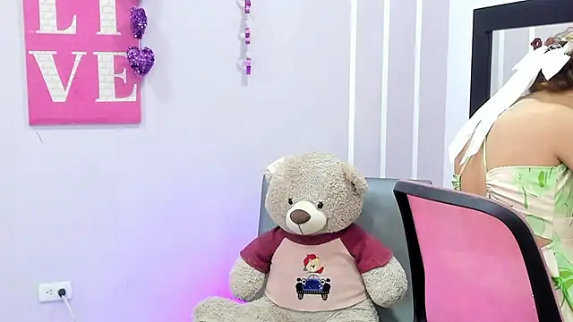 Snapshot of Andy_Gamboa chatting on 02/24/25, 11:43 Andy Gamboa online show from 02/24/25, 11:43