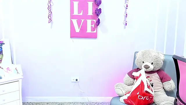 Snapshot of Andy_Gamboa chatting on 03/06/25, 01:14 Andy Gamboa online show from 03/06/25, 01:14