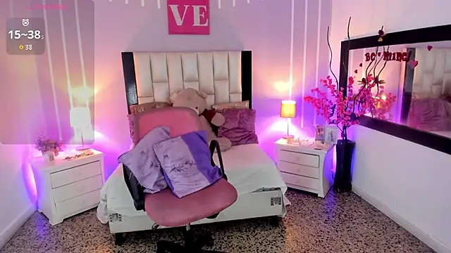 Snapshot of Andy_Gamboa chatting on 12/02/25, 01:28 Andy Gamboa online show from 12/02/25, 01:28