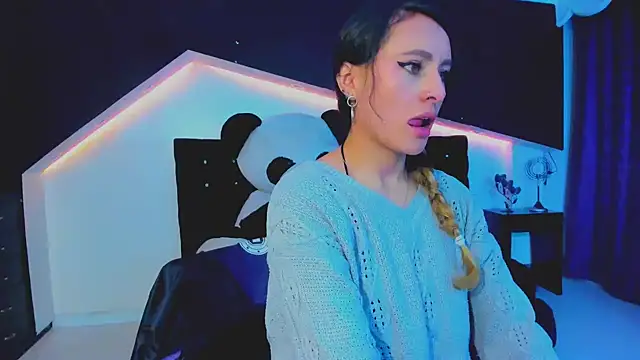 Coral Gibson online show from 03/19/25, 09:38