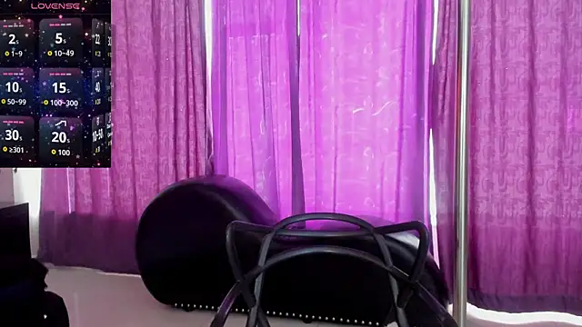 Coral Gibson online show from 10/06/25, 01:19