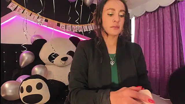 Coral Gibson online show from 03/31/26, 01:00