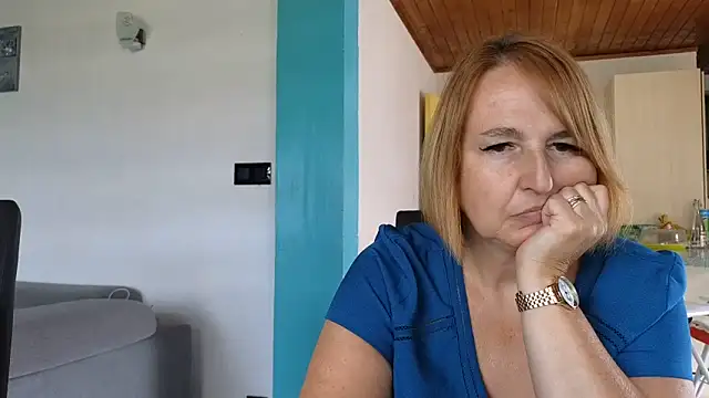 Snapshot of Sandcoq chatting on 06/08/26, 11:43 Sandcoq online show from 06/08/26, 11:43