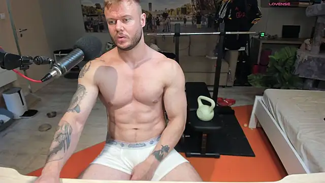 Snapshot of kingjamesuk chatting on 09/09/25, 12:05 kingjamesuk online show from 09/09/25, 12:05