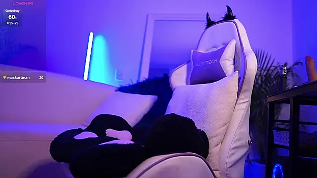 abigail adamss online show from 02/09/25, 01:44