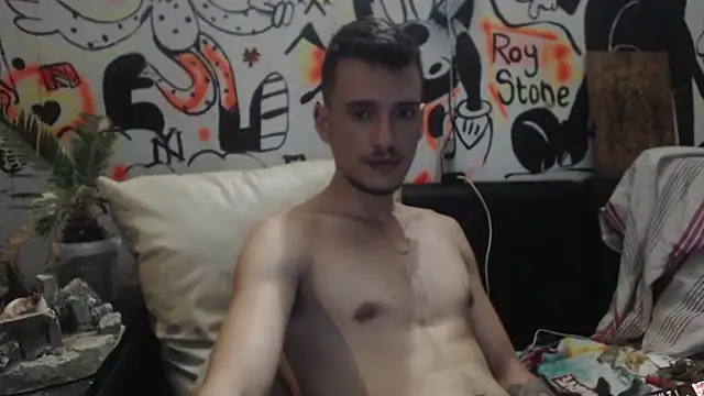 roystonee01 online show from 11/08/25, 08:47