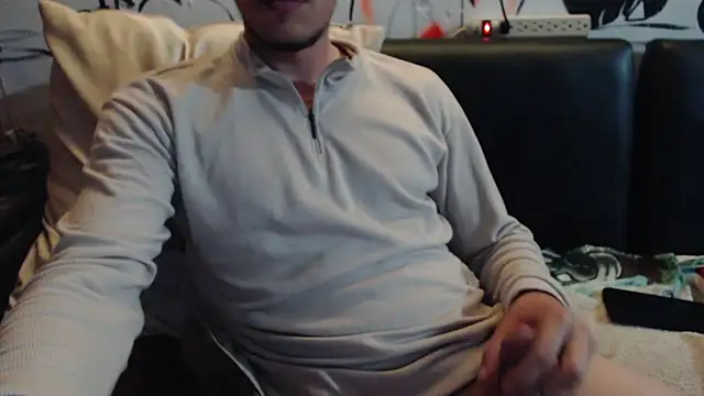 roystonee01 online show from 02/07/26, 08:40