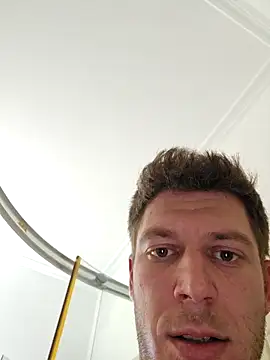 Snapshot of Alexxxmaster1312 chatting on 12/18/25, 02:45 Alexxxmaster1312 online show from 12/18/25, 02:45