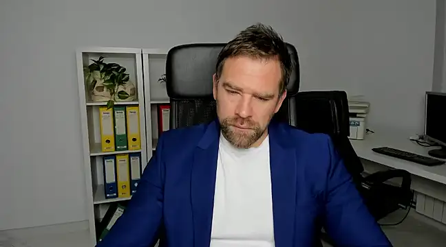 John-E-Dough online show from 12/12/24, 05:42