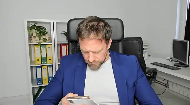 John-E-Dough online show from 12/14/24, 08:02