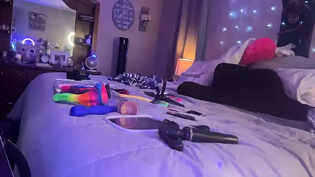 Snapshot of Dani_Dragon69 chatting on 12/06/24, 01:51 Dani Dragon69 online show from 12/06/24, 01:51