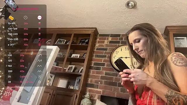 Snapshot of Dani_Dragon69 chatting on 12/16/24, 07:21 Dani Dragon69 online show from 12/16/24, 07:21