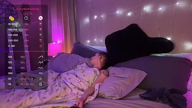 Snapshot of Dani_Dragon69 chatting on 03/05/25, 08:21 Dani Dragon69 online show from 03/05/25, 08:21