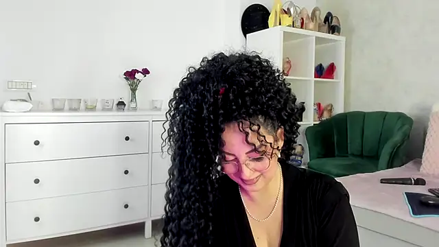 anissia teaser online show from 09/30/25, 05:34