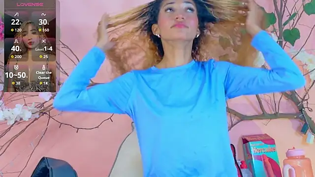 Charlotte Love10 online show from 04/10/26, 09:30