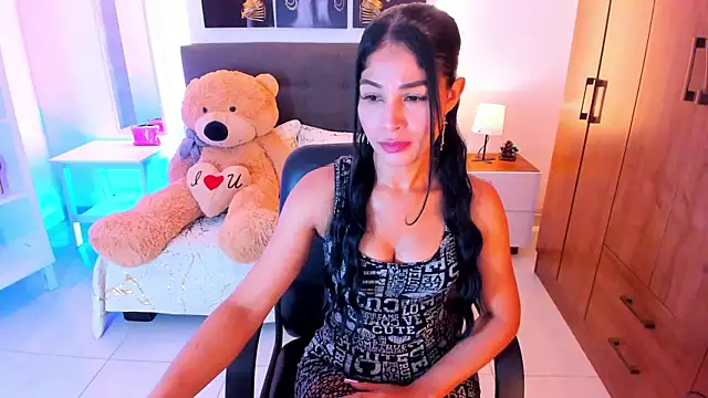 Snapshot of saralife chatting on 02/25/25, 12:13 saralife online show from 02/25/25, 12:13