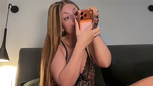 Leylah Linda online show from 02/07/26, 08:23