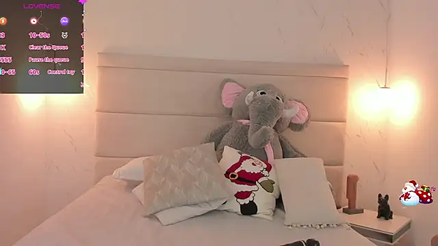 Mollymoon1 online show from 12/20/25, 05:20