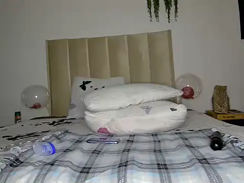 Pearl 00 online show from 02/26/25, 10:20