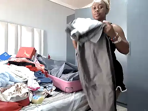 Pearl 00 online show from 04/05/26, 12:57