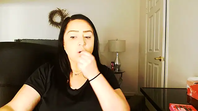 Snapshot of AlyssiaAmoreXO chatting on 06/17/26, 06:20 AlyssiaAmoreXO online show from 06/17/26, 06:20