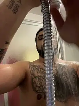 Snapshot of Dikkiduohottt chatting on 02/26/25, 06:54 Dikkiduohottt online show from 02/26/25, 06:54