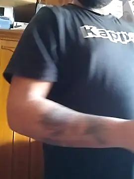 Snapshot of Dikkiduohottt chatting on 10/14/25, 11:55 Dikkiduohottt online show from 10/14/25, 11:55