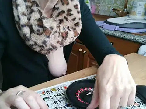 VeneRed online show from 11/02/25, 08:39