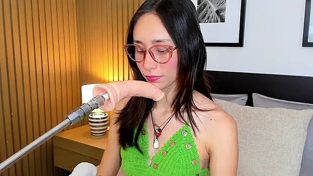 doll bella  online show from 03/11/26, 07:53