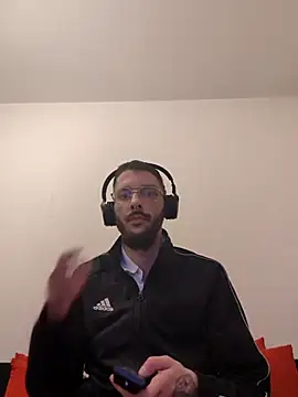 Snapshot of casualtimepassenger chatting on 01/03/25, 06:35 casualtimepassenger online show from 01/03/25, 06:35