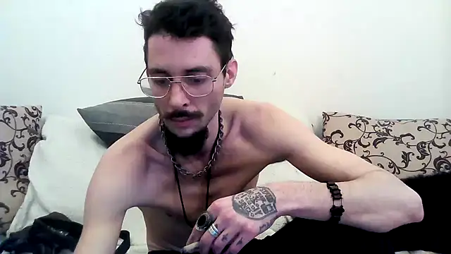 Snapshot of casualtimepassenger chatting on 02/23/25, 09:33 casualtimepassenger online show from 02/23/25, 09:33