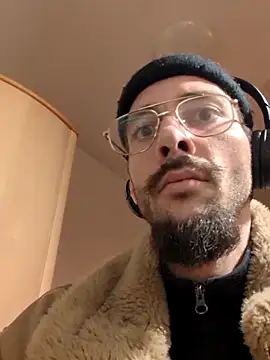 Snapshot of casualtimepassenger chatting on 02/28/25, 08:39 casualtimepassenger online show from 02/28/25, 08:39