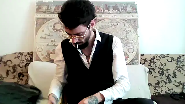 Snapshot of casualtimepassenger chatting on 03/05/25, 11:28 casualtimepassenger online show from 03/05/25, 11:28