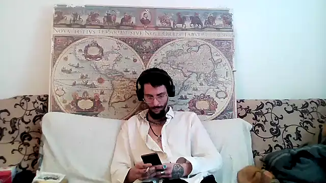 Snapshot of casualtimepassenger chatting on 03/05/25, 03:07 casualtimepassenger online show from 03/05/25, 03:07